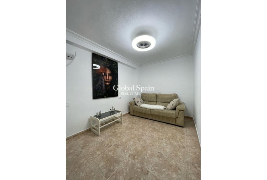 Revente - APPARTEMENT -
TORREVIEJA - Costa Blanca