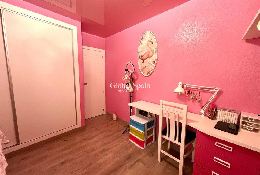 Revente - APPARTEMENT -
TORREVIEJA - Costa Blanca