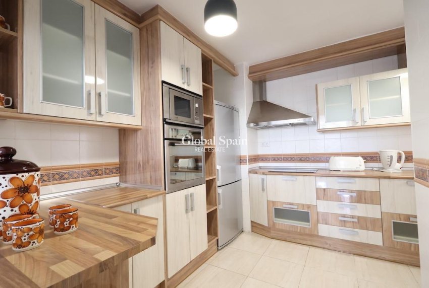 Revente - APPARTEMENT -
TORREVIEJA - Costa Blanca