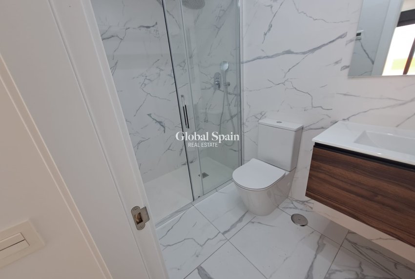 Revente - APPARTEMENT -
TORREVIEJA - Costa Blanca