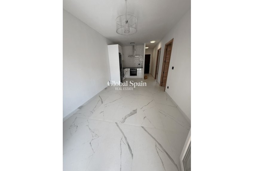 Revente - APPARTEMENT -
TORREVIEJA - Costa Blanca