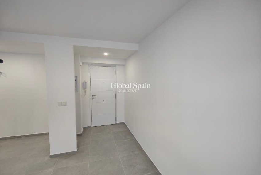 Revente - APPARTEMENT -
TORREVIEJA - Costa Blanca