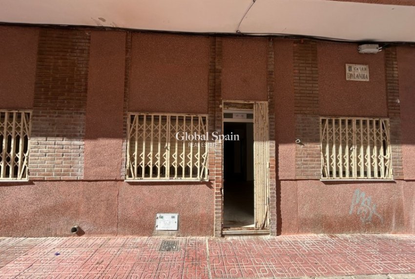 Revente - APPARTEMENT -
TORREVIEJA - Costa Blanca