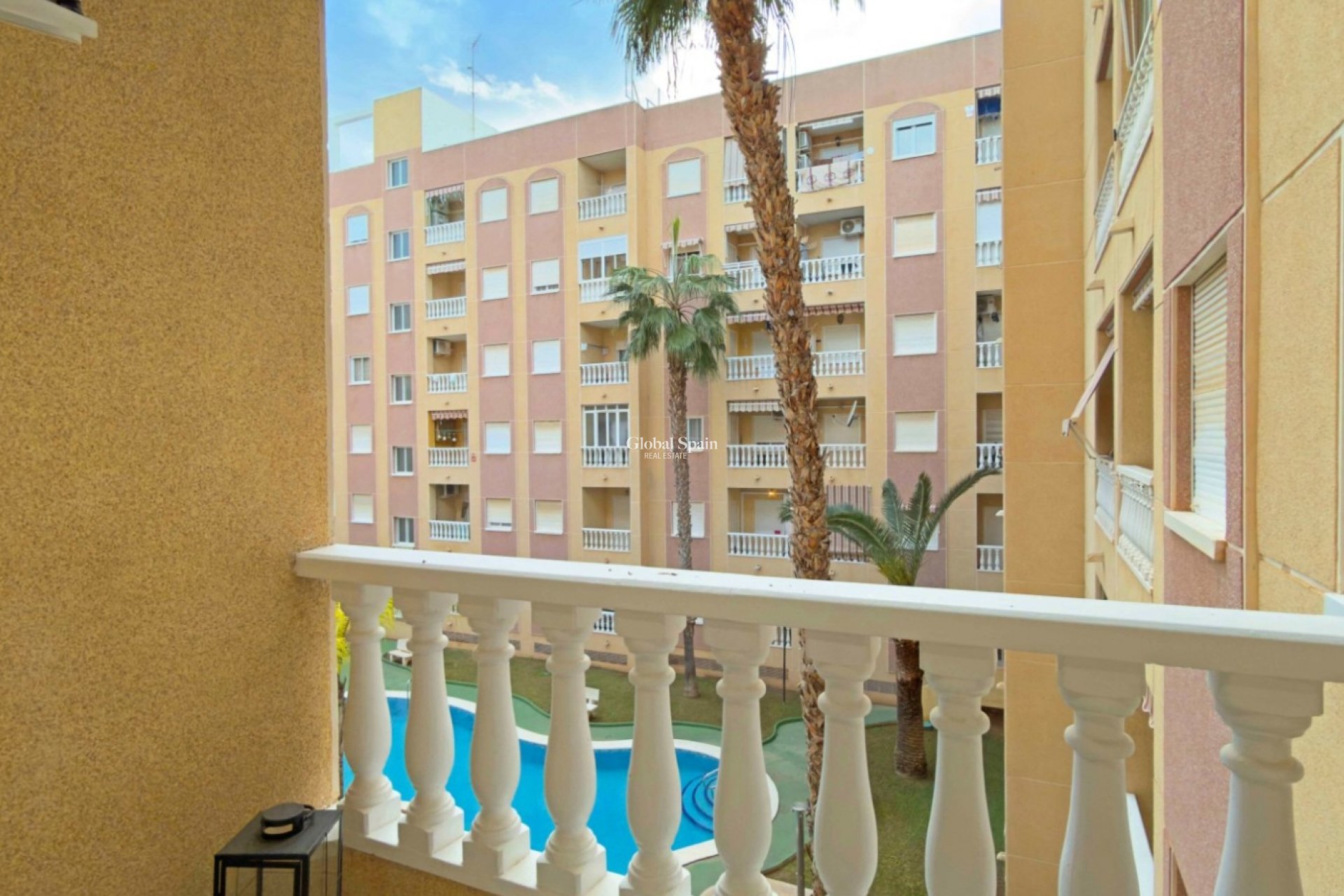 Revente - APPARTEMENT -
TORREVIEJA - Costa Blanca