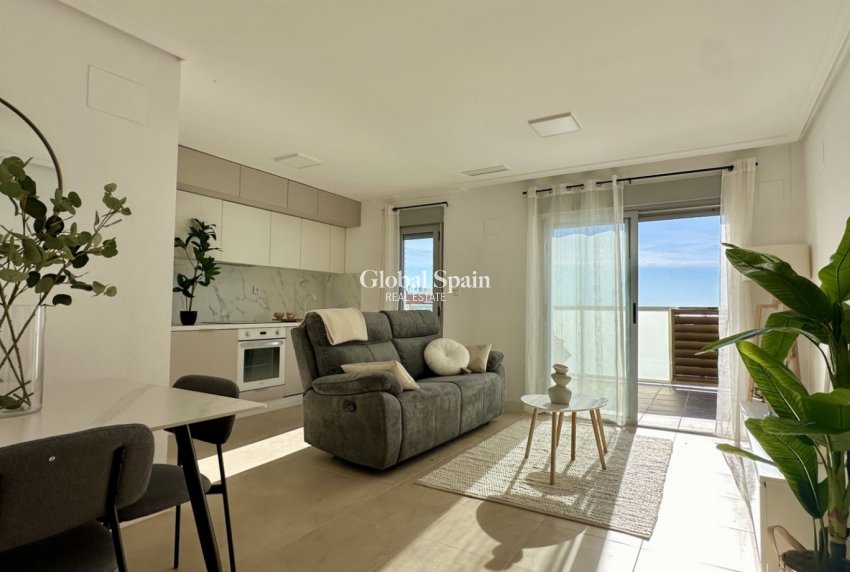 Revente - APPARTEMENT -
TORREVIEJA - Costa Blanca