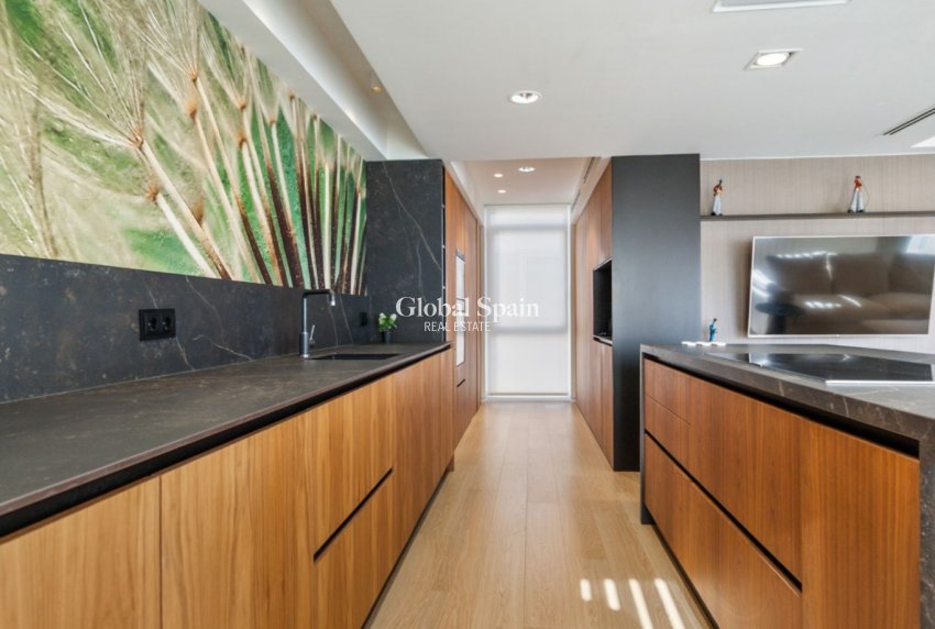 Revente - APPARTEMENT -
TORREVIEJA - Costa Blanca