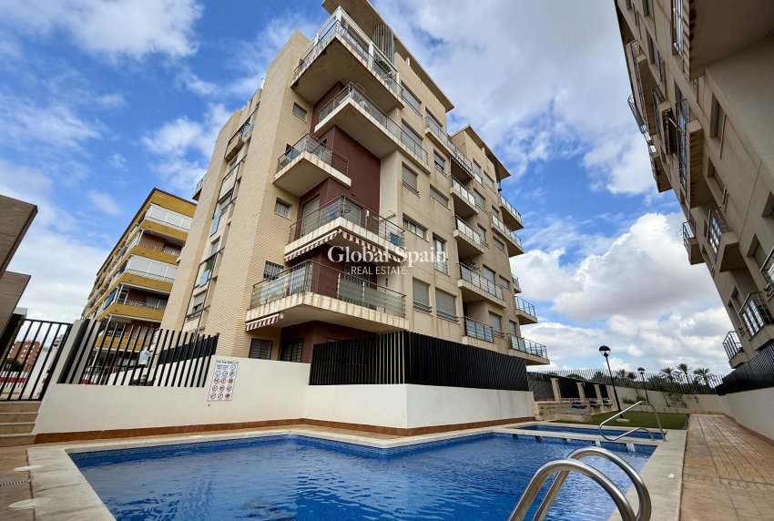 Revente - APPARTEMENT -
TORREVIEJA - Costa Blanca