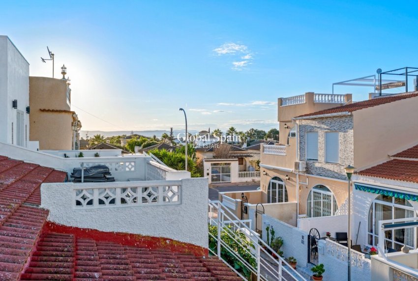 Revente - APPARTEMENT -
TORREVIEJA - Costa Blanca