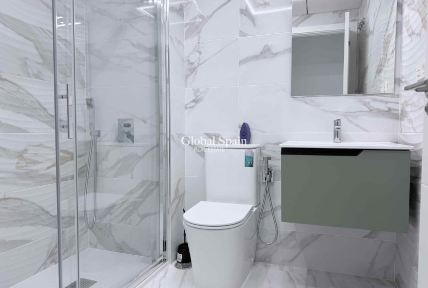 Revente - APPARTEMENT -
TORREVIEJA - Costa Blanca