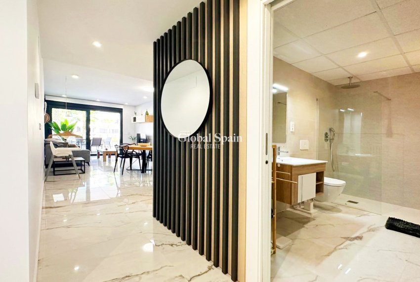 Revente - APPARTEMENT -
TORREVIEJA - Costa Blanca