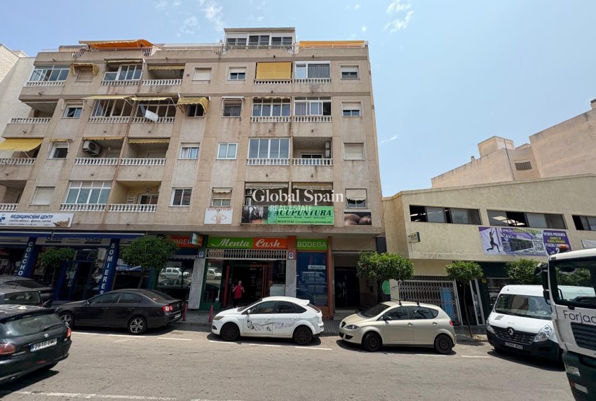 Revente - APPARTEMENT -
TORREVIEJA - Costa Blanca