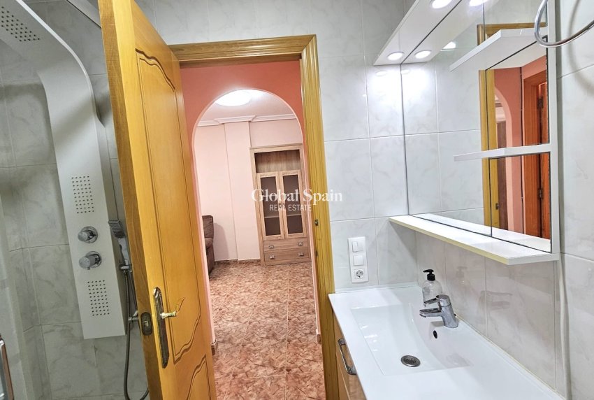 Revente - APPARTEMENT -
TORREVIEJA - Costa Blanca