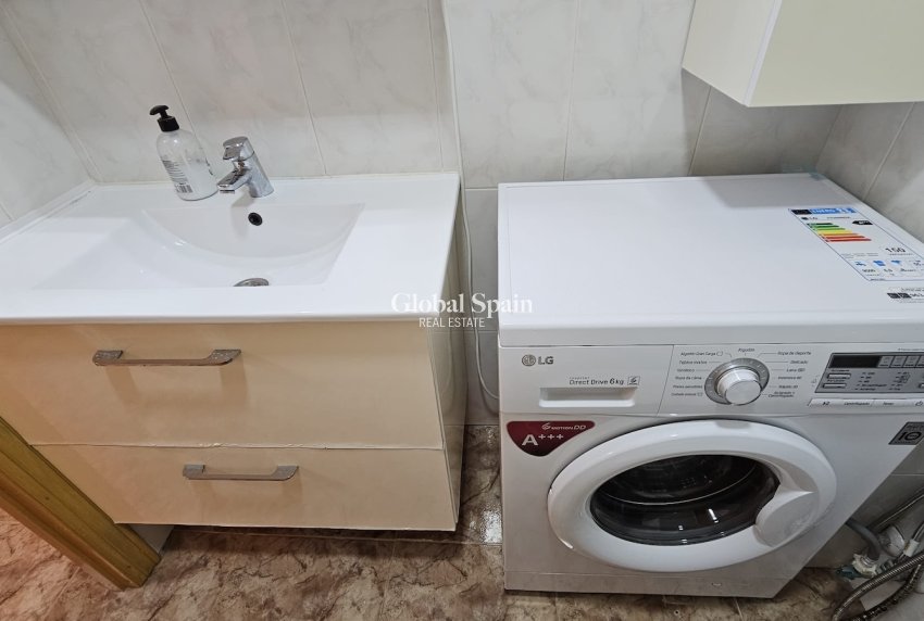 Revente - APPARTEMENT -
TORREVIEJA - Costa Blanca