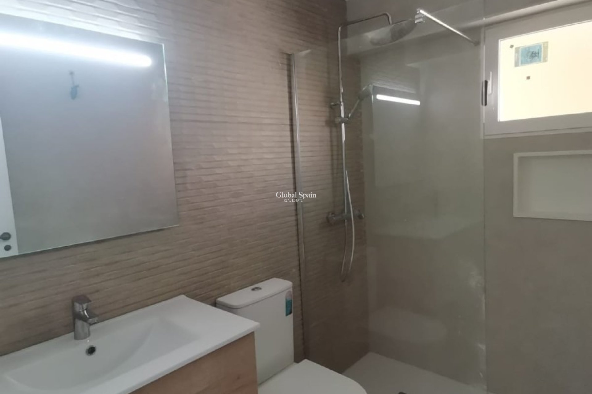 Revente - APPARTEMENT -
TORREVIEJA - Costa Blanca