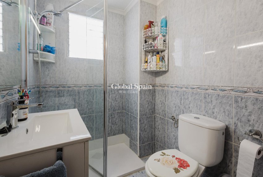 Revente - APPARTEMENT -
TORREVIEJA - Costa Blanca