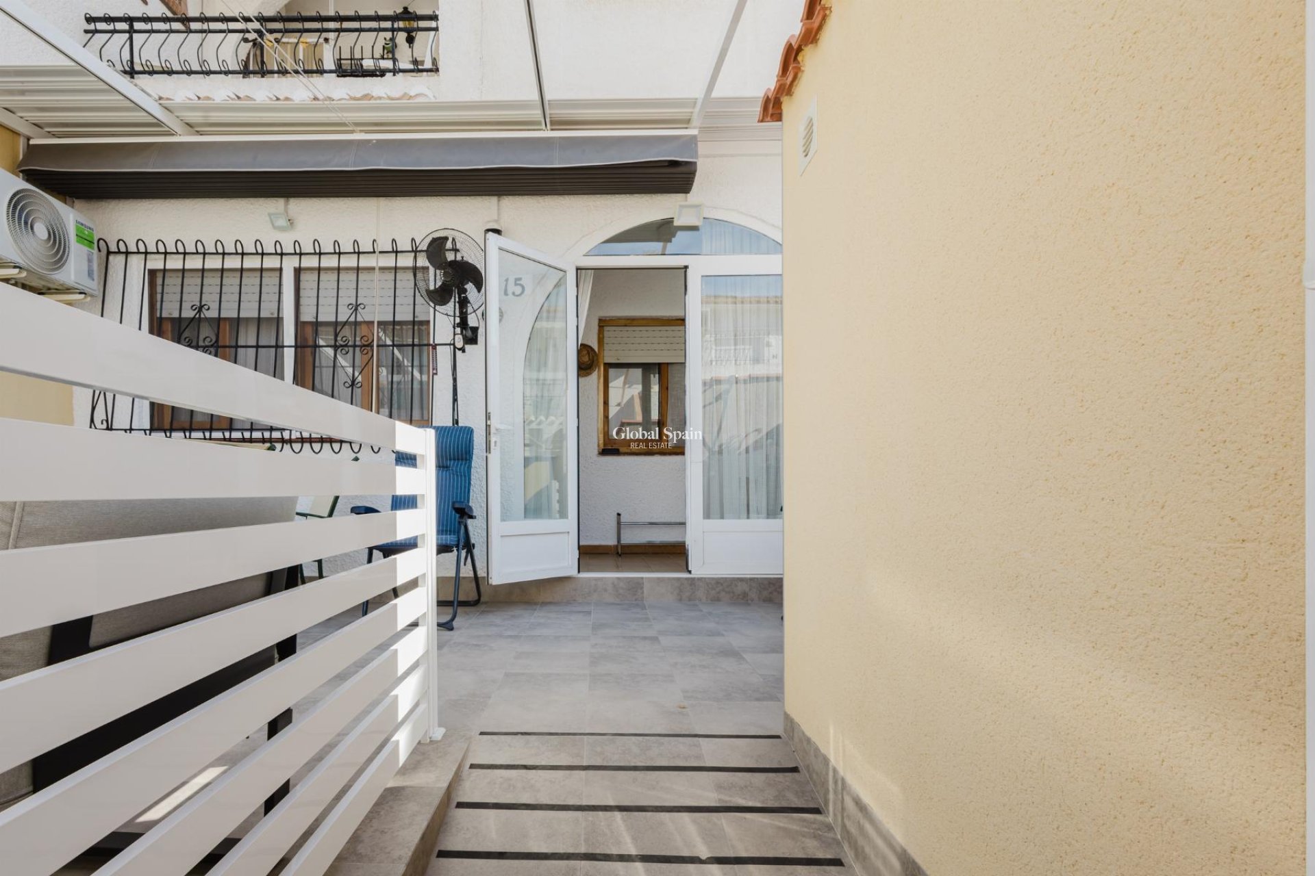 Revente - APPARTEMENT -
TORREVIEJA - Costa Blanca