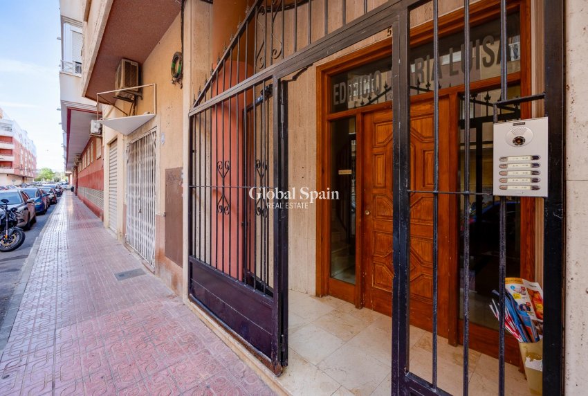 Revente - APPARTEMENT -
TORREVIEJA - Costa Blanca