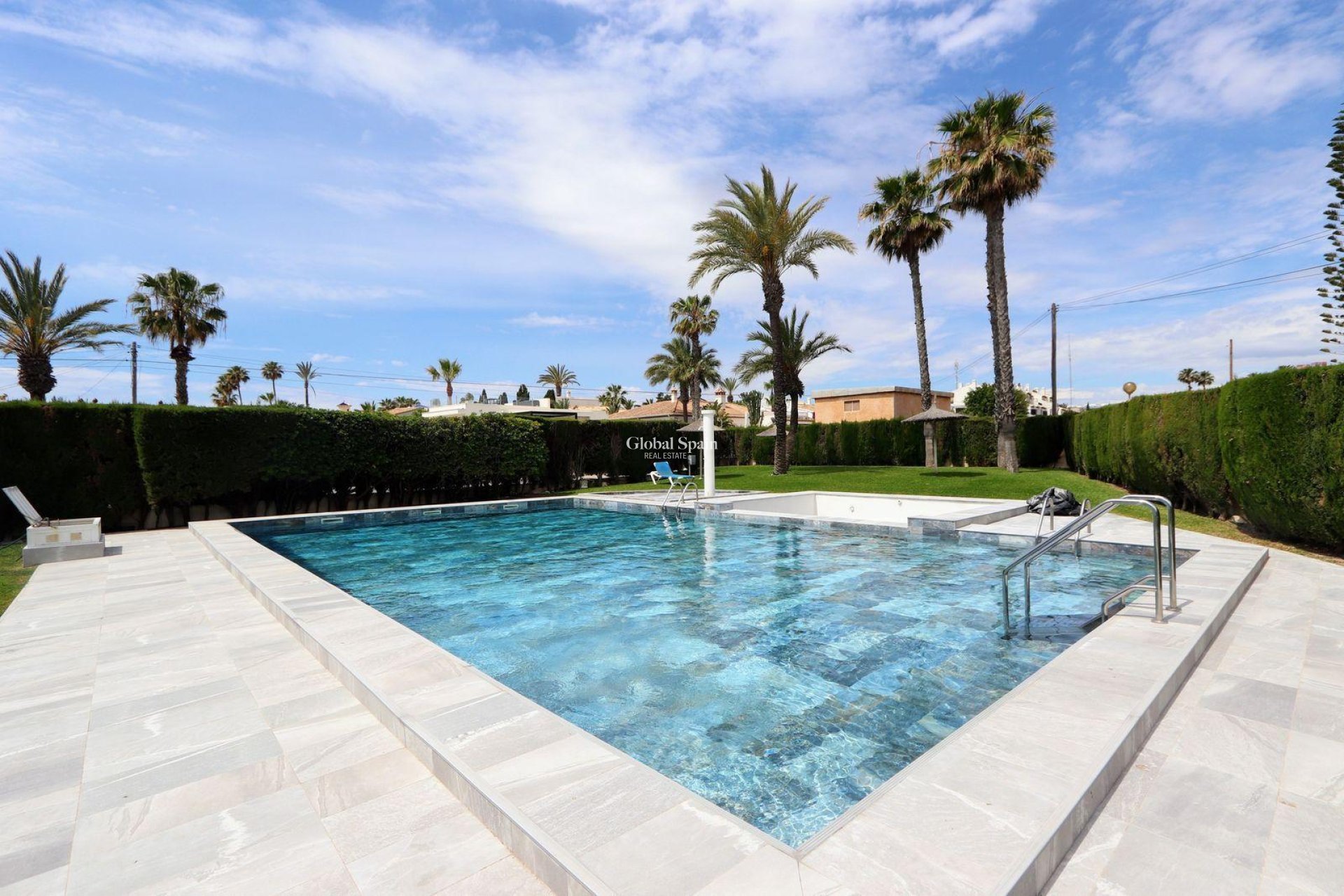 Revente - APPARTEMENT -
TORREVIEJA - Costa Blanca