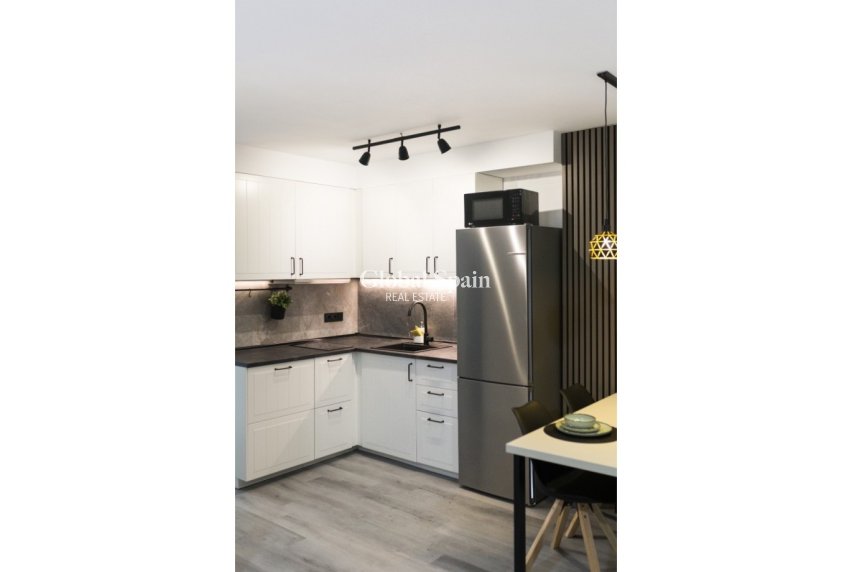 Revente - APPARTEMENT -
TORREVIEJA - Costa Blanca