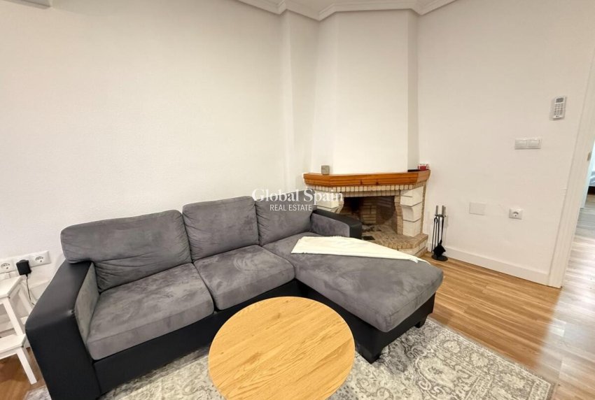 Revente - APPARTEMENT -
TORREVIEJA - Costa Blanca