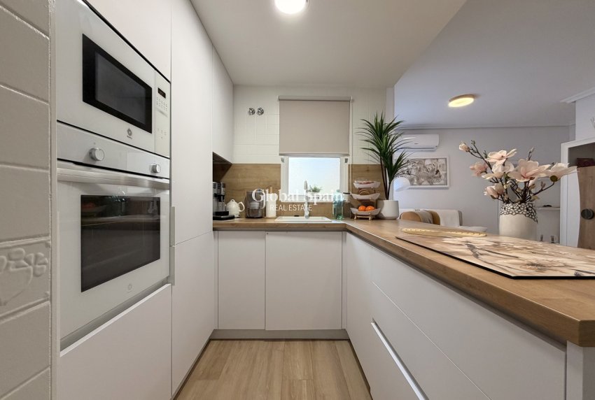 Revente - APPARTEMENT -
TORREVIEJA - Costa Blanca