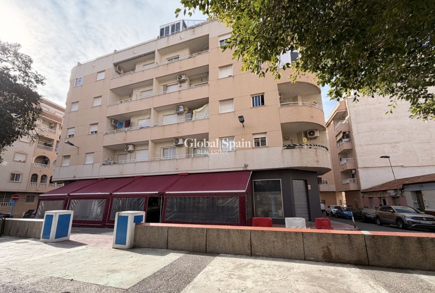 Revente - APPARTEMENT -
TORREVIEJA - Costa Blanca