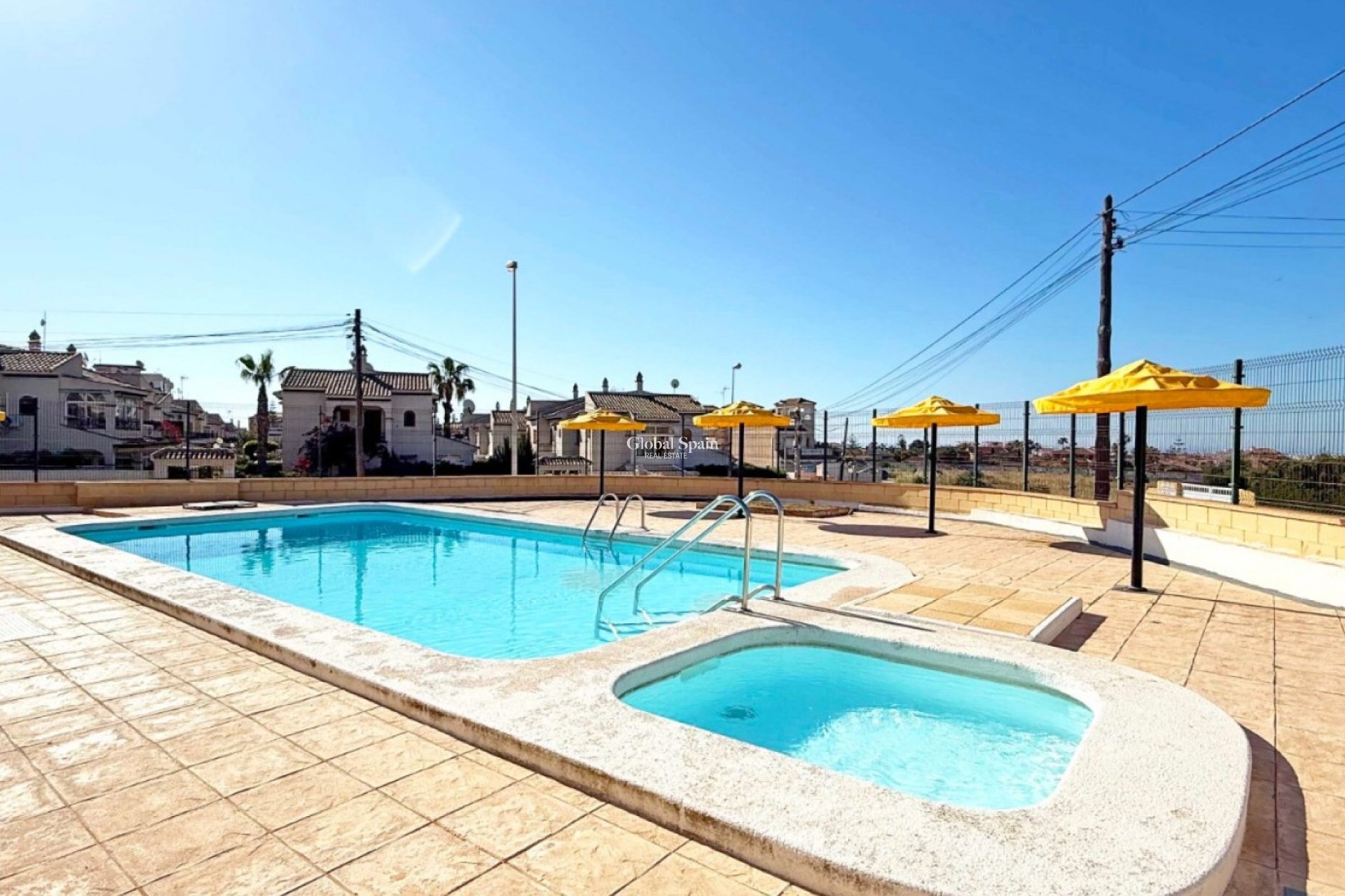 Revente - APPARTEMENT -
TORREVIEJA - Costa Blanca