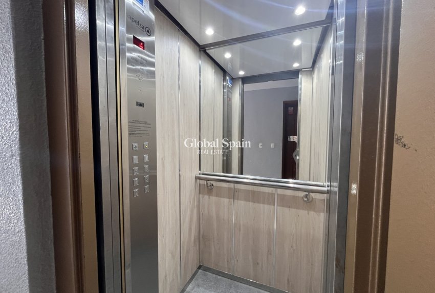 Revente - APPARTEMENT -
TORREVIEJA - Costa Blanca