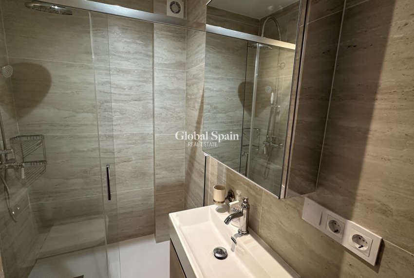 Revente - APPARTEMENT -
TORREVIEJA - Costa Blanca