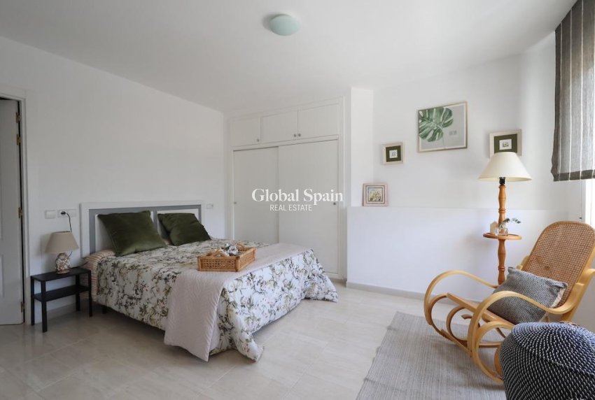 Revente - APPARTEMENT -
TORREVIEJA - Costa Blanca