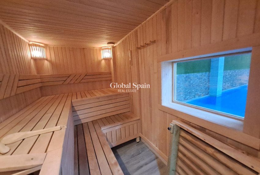 Revente - APPARTEMENT -
TORREVIEJA - Costa Blanca