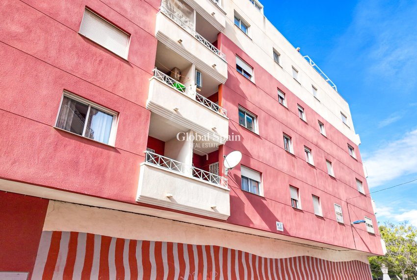 Revente - APPARTEMENT -
TORREVIEJA - Costa Blanca