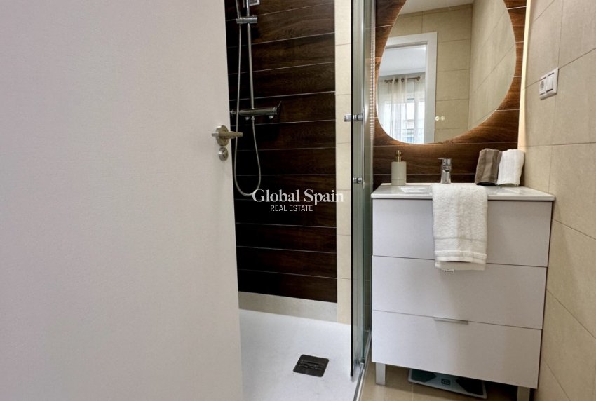 Revente - APPARTEMENT -
TORREVIEJA - Costa Blanca