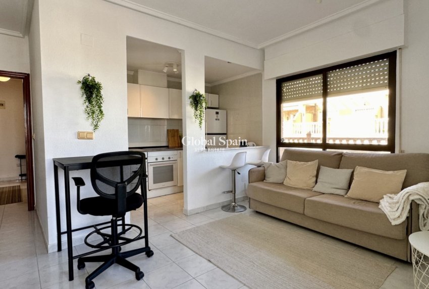 Revente - APPARTEMENT -
TORREVIEJA - Costa Blanca