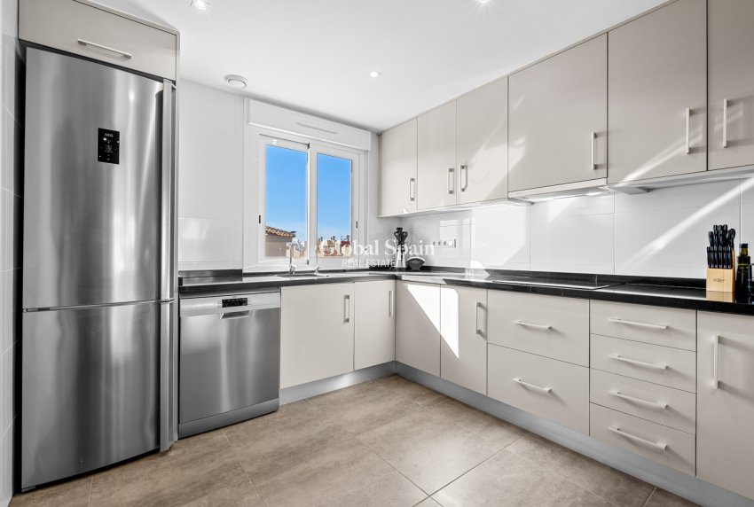 Revente - APPARTEMENT -
TORREVIEJA - Costa Blanca