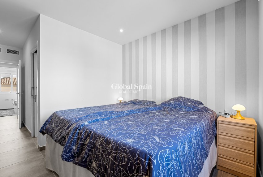 Revente - APPARTEMENT -
TORREVIEJA - Costa Blanca