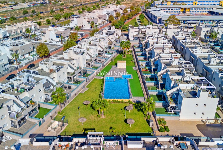 Revente - APPARTEMENT -
TORREVIEJA - Costa Blanca