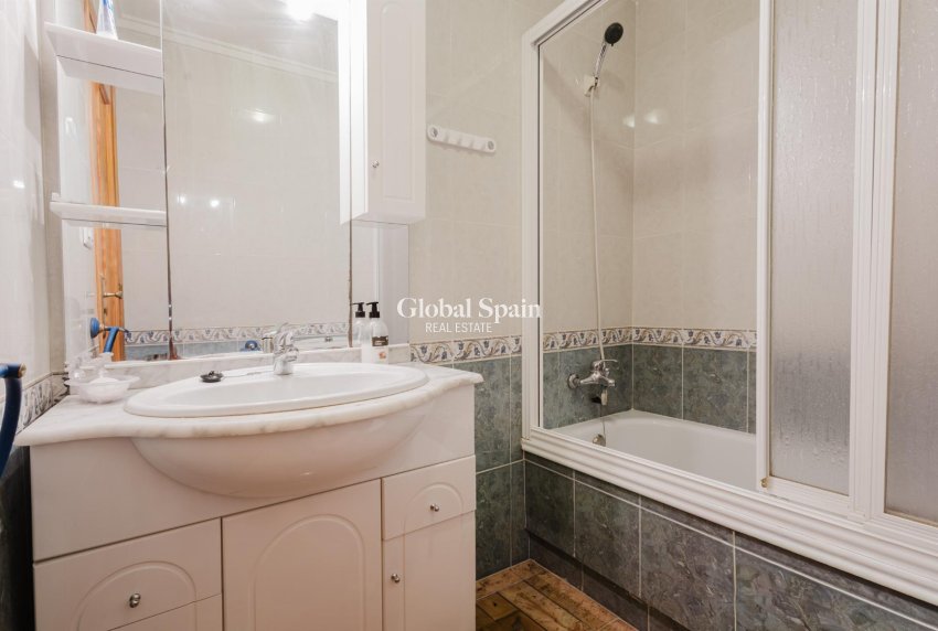 Revente - APPARTEMENT -
TORREVIEJA - Costa Blanca