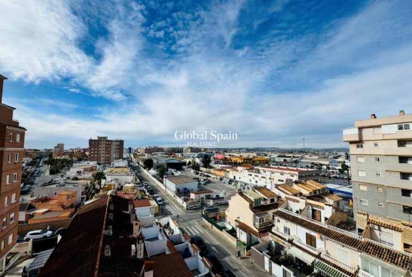Revente - APPARTEMENT -
TORREVIEJA - Costa Blanca