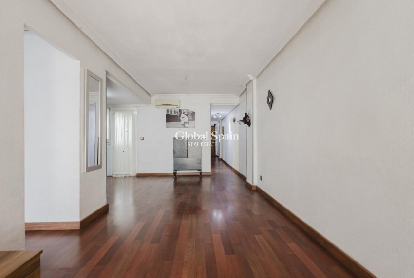 Revente - APPARTEMENT -
TORREVIEJA - Costa Blanca