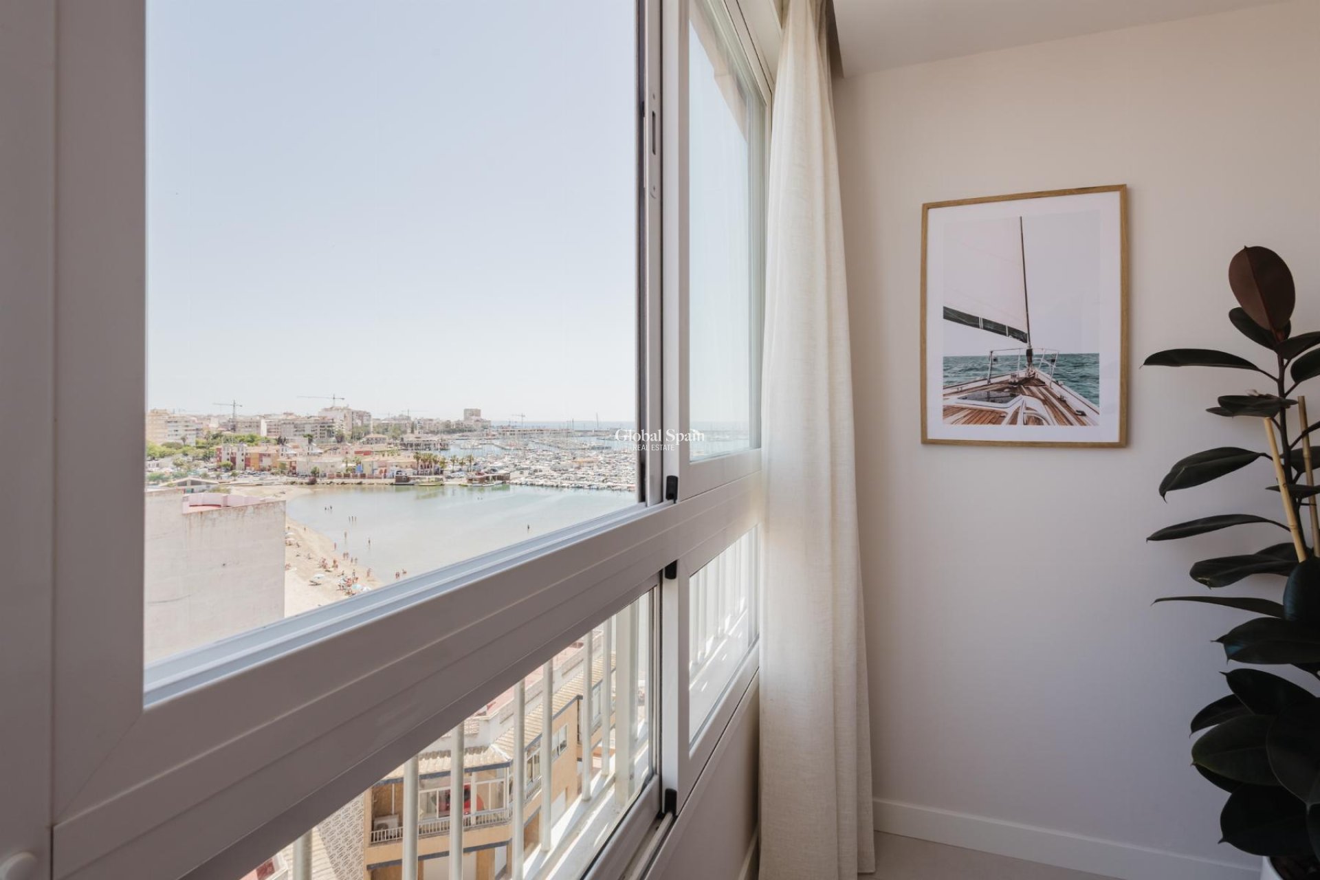 Revente - APPARTEMENT -
TORREVIEJA - Costa Blanca