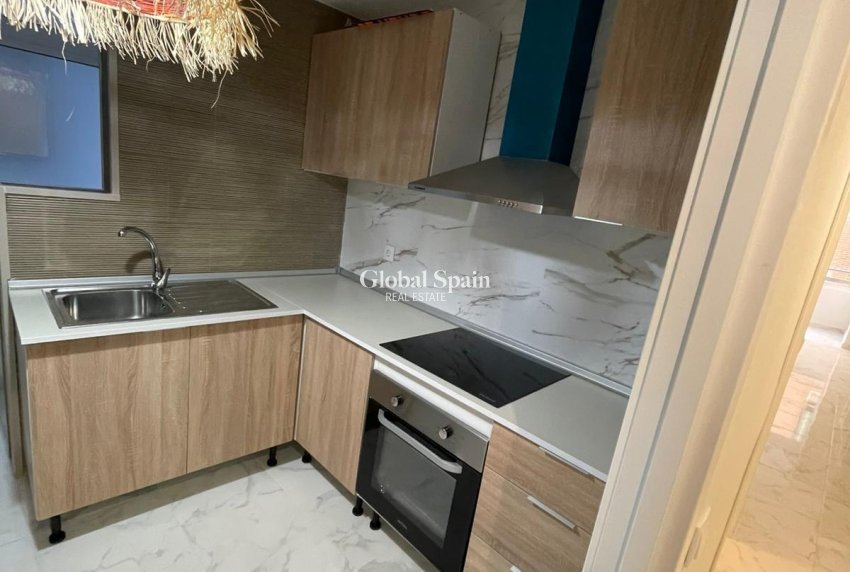 Revente - APPARTEMENT -
TORREVIEJA - Costa Blanca