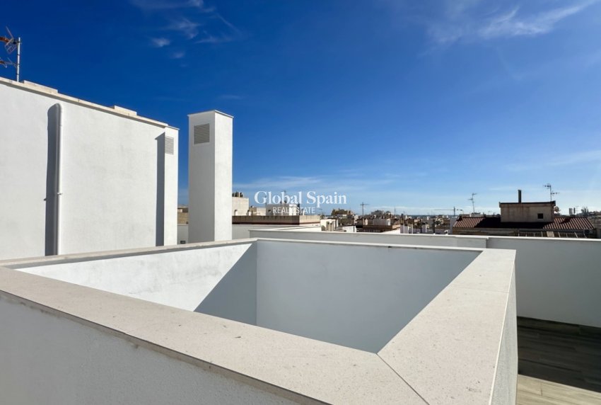 Revente - APPARTEMENT -
TORREVIEJA - Costa Blanca