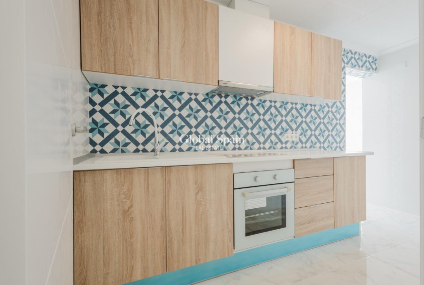 Revente - APPARTEMENT -
TORREVIEJA - Costa Blanca