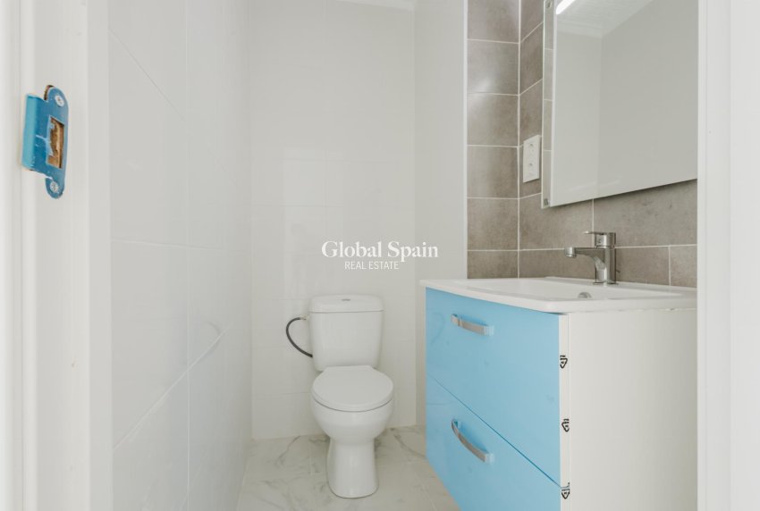 Revente - APPARTEMENT -
TORREVIEJA - Costa Blanca