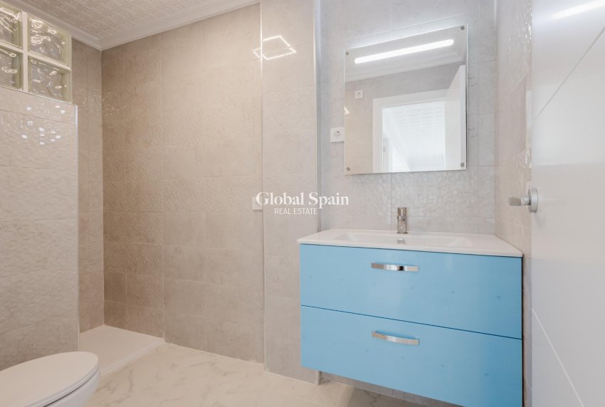 Revente - APPARTEMENT -
TORREVIEJA - Costa Blanca