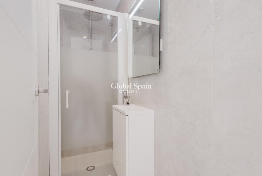 Revente - APPARTEMENT -
TORREVIEJA - Costa Blanca