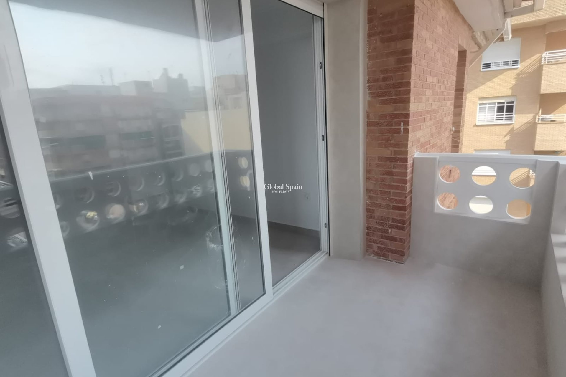 Revente - APPARTEMENT -
TORREVIEJA - Costa Blanca