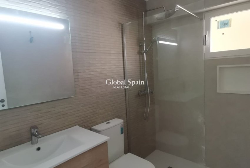 Revente - APPARTEMENT -
TORREVIEJA - Costa Blanca