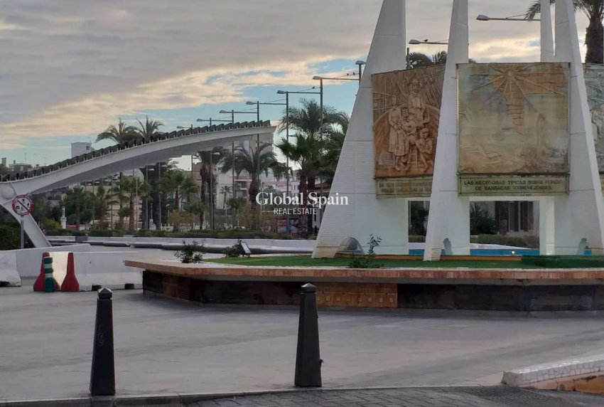 Revente - APPARTEMENT -
TORREVIEJA - Costa Blanca